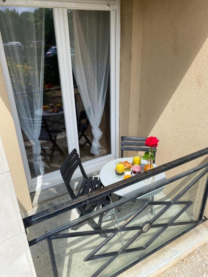 Les Rives De L'Indre. Parking Gratuit. Lit 160Cm Apartment Chateauroux Exterior photo