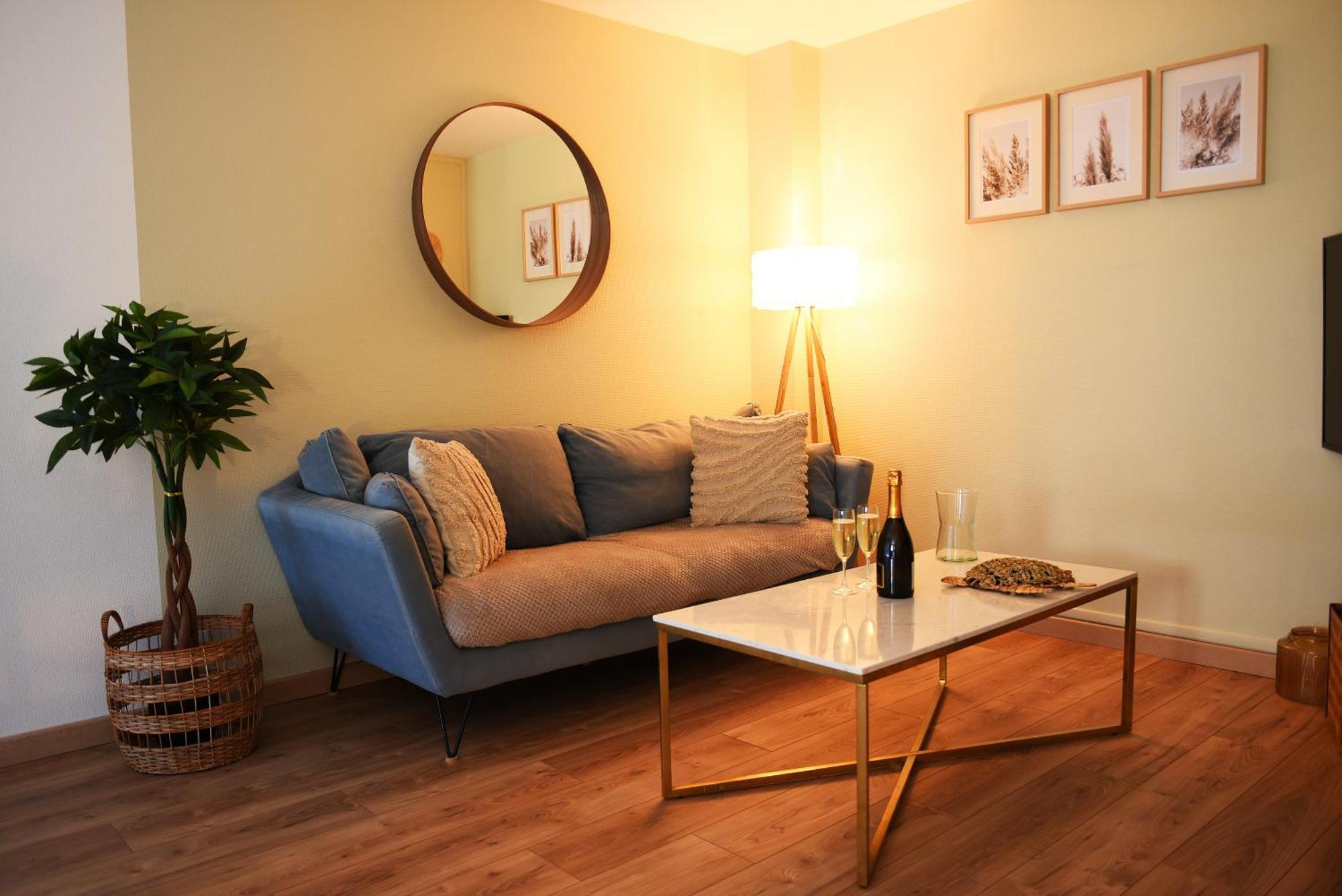 Les Rives De L'Indre. Parking Gratuit. Lit 160Cm Apartment Chateauroux Exterior photo